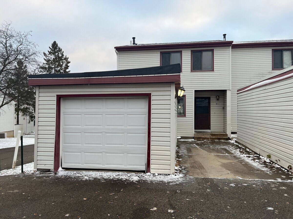 Photo - 911 40th St NW