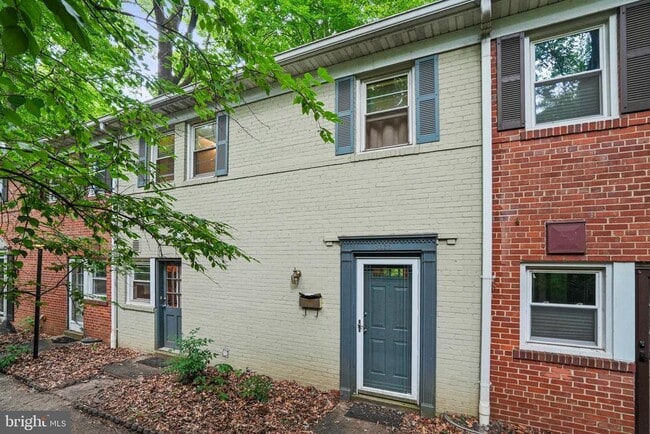 Building Photo - 8525 Geren Rd