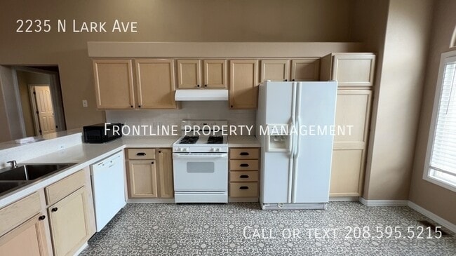 Photo - 2235 N Lark Ave