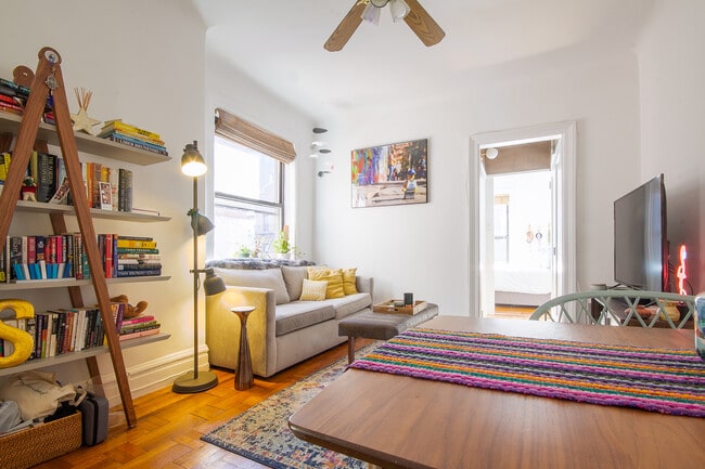 Building Photo - 135 W 16th St