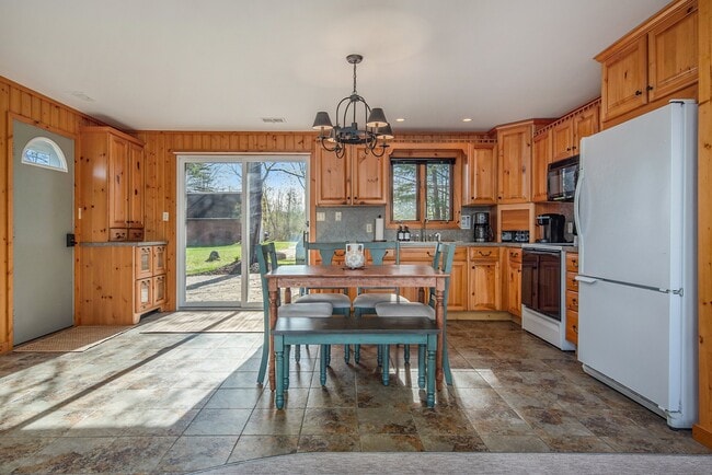 Photo - 2120 Walleye Ln