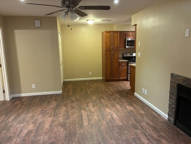 Photo - **NICE 2br/2ba PATIO HOME - (CHANDLER BLVD...