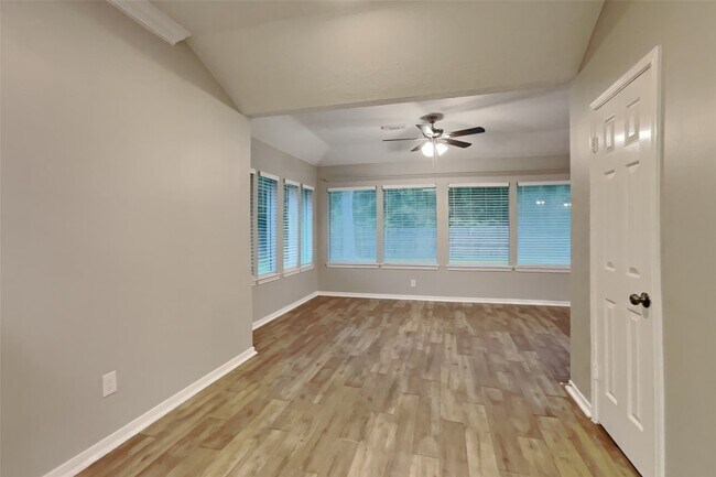 Photo - 1431 Redwood Village Cir