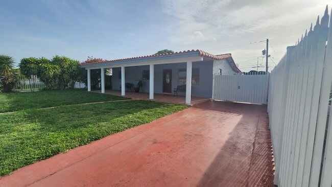 Photo - 3574 W 14th Ct Unidad 1