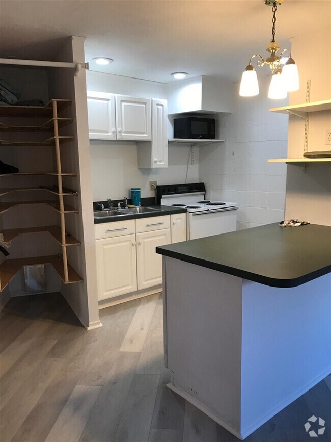 Building Photo - 340 Franklin St Unit 2 Rental