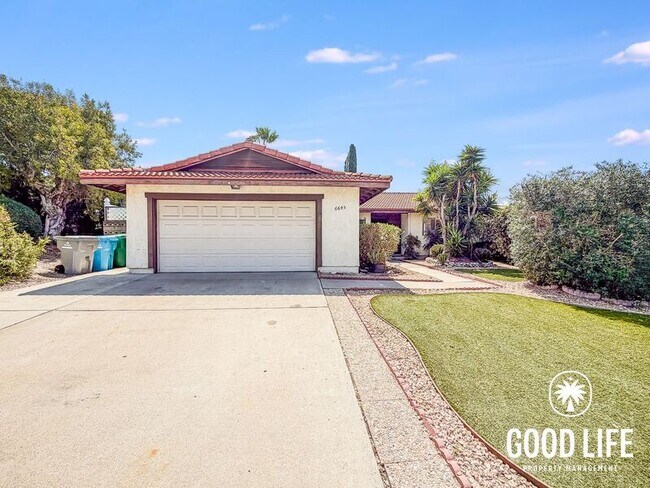 Photo - 6645 Amberly St