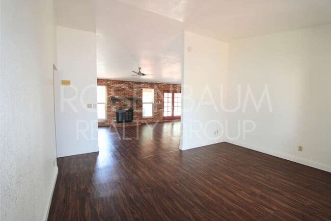 Photo - 621 W Los Lagos Vista Ave