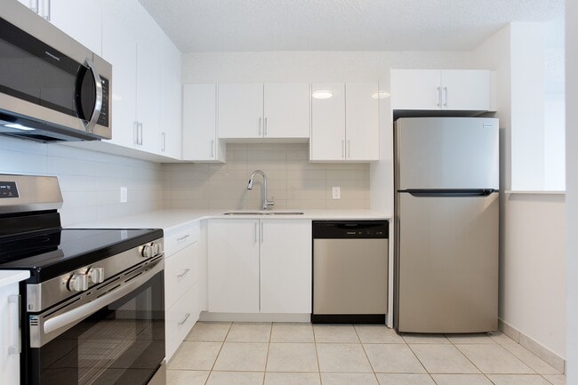 Cuisine - 2 chambres, 2 salles de bain - Stanley Park Place