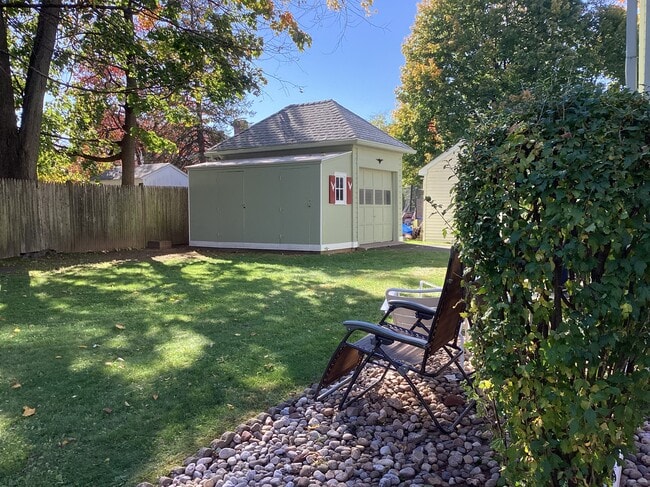 Photo - 18 Rockland St