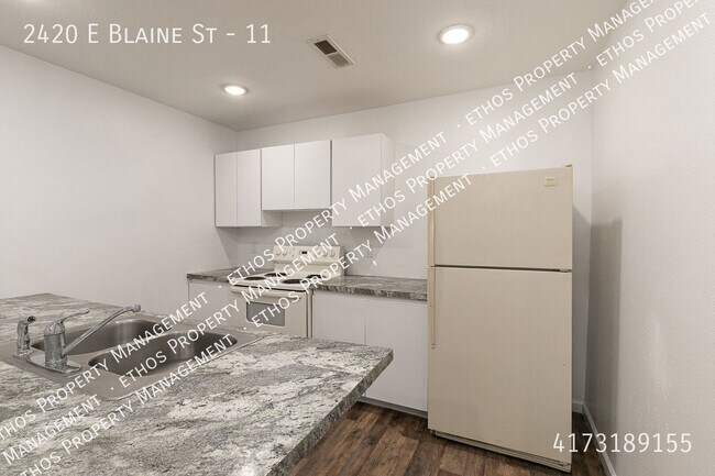 2420 E Blaine St Unit 11