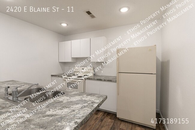 Photo - 2420 E Blaine St Unit 11