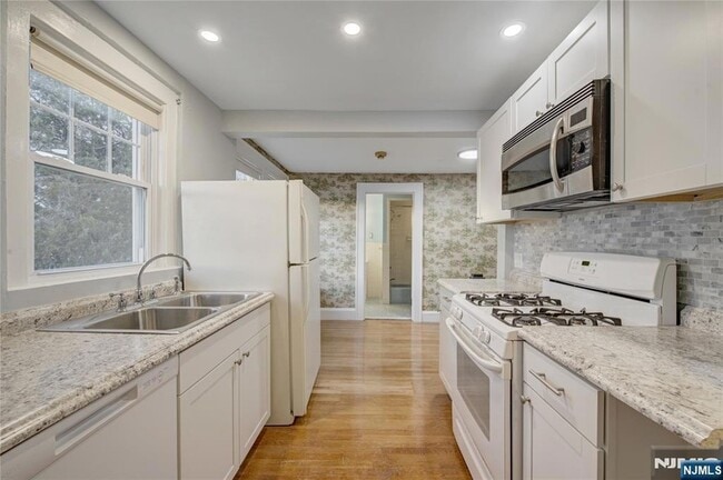 348 Orchard Terrace
