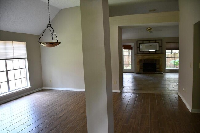 Photo - 16 White Bark Pl