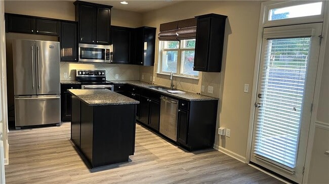 Photo - 3689 Brockenhurst Dr