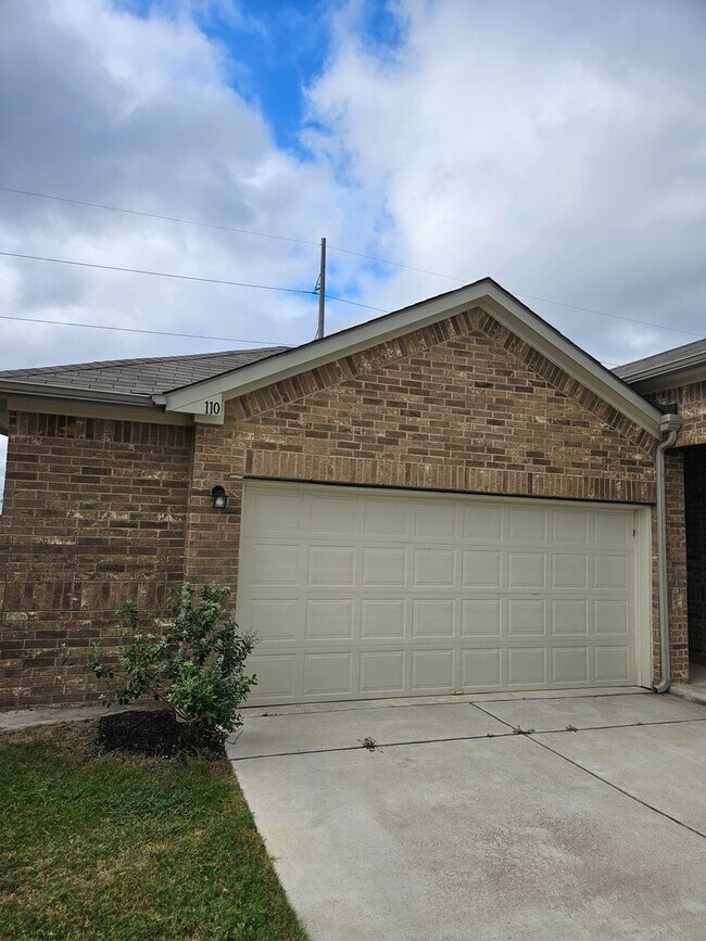 Photo - 4-Bedroom Home for Lease – Hutto, TX