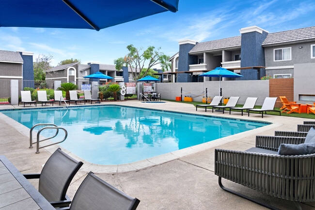 Building Photo - Allanza at The Lakes