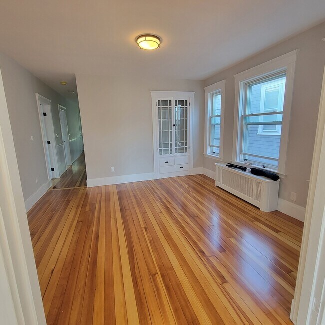 66 Barnes Ave Unit 3