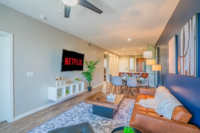 Photo - 1275 E University Dr Unidad ID1390011P