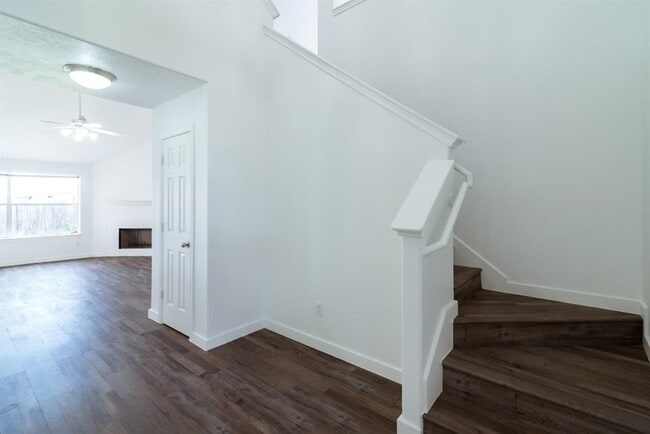 Photo - 2707 Troy Dr