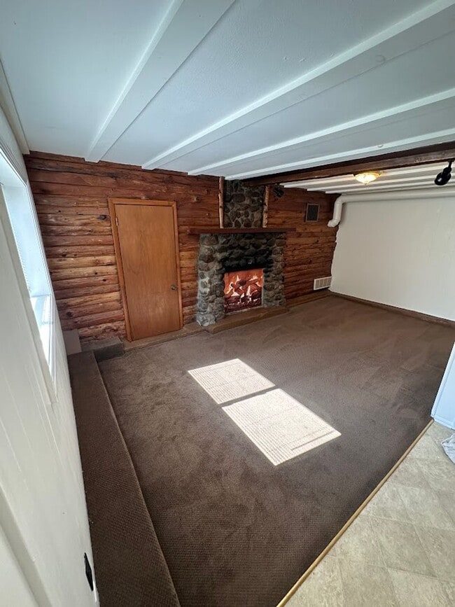 Photo - 6395 Lakeshore Rd Unit 6395-02