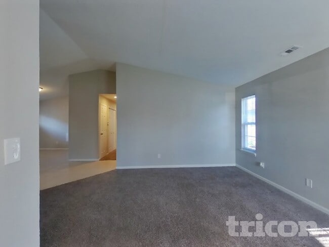 Photo - 1748 Long Lake Dr