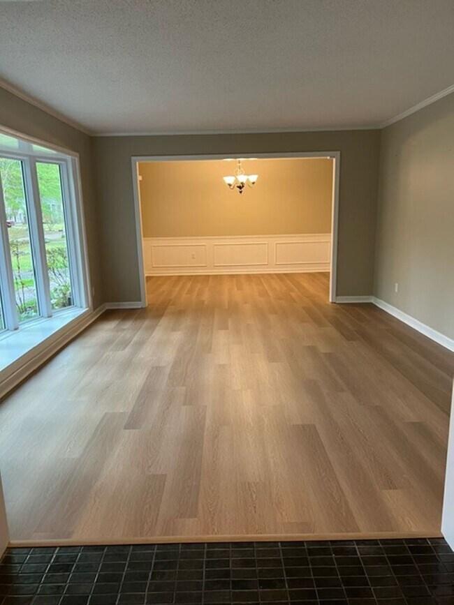 Photo - Beautiful Spacious Germantown Home!