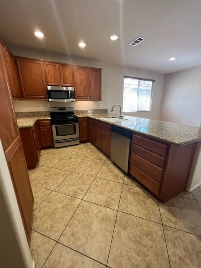 Photo - Luxury Living In San Jacinto-Granite count...