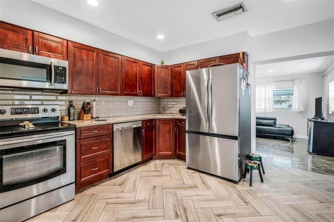 Photo - 7211 NW 76th St