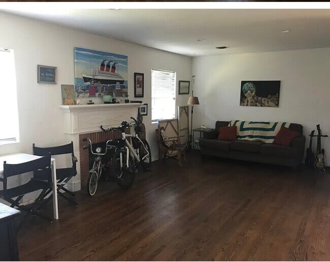 Photo - 1959 20th St Unit Masterbedroom