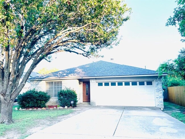 Building Photo - 16837 Bailey Jean Dr