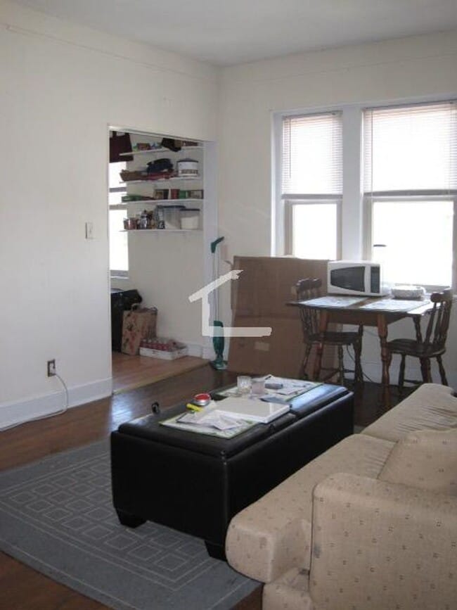 Photo - Apartment with a porch?