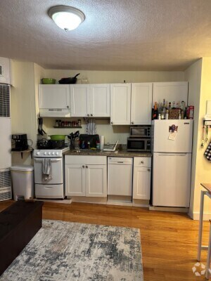 Building Photo - 151 Endicott St Unit 10 Rental