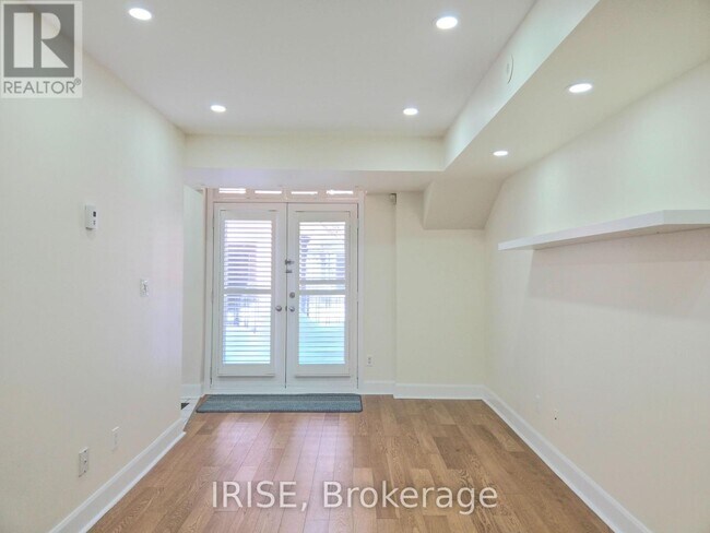 Photo - 415 Jarvis St