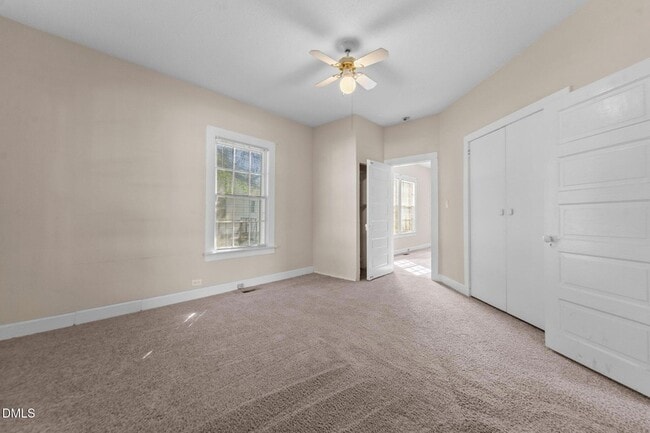 307 E F St