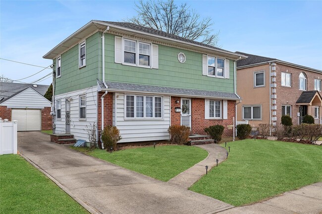 Photo - 197 Cushing Ave Townhome