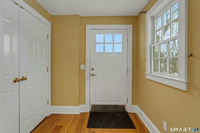 Photo - 19 Robin Hood Ln