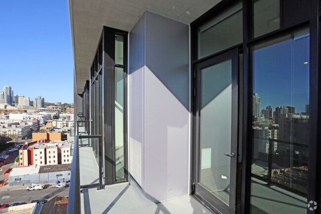 1 BR, 1 BA-739 SF