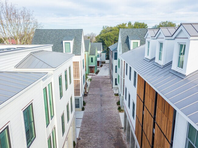 Photo - 4 Sanctuary Ct