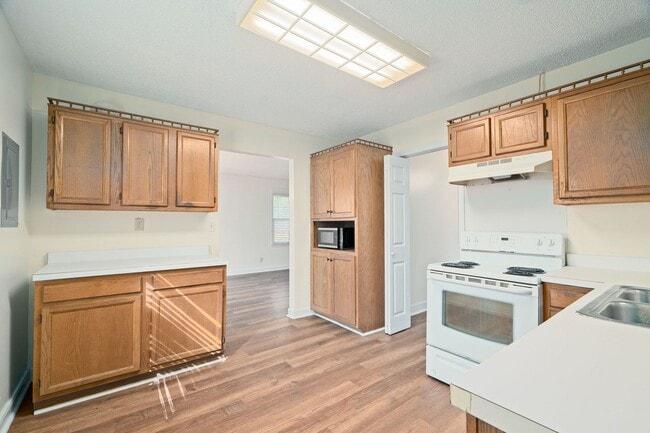 Photo - Cozy Living in Goose Creek!