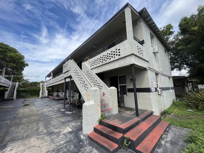 Building Photo - 7160 NW 14th Pl Unit 1 Rental