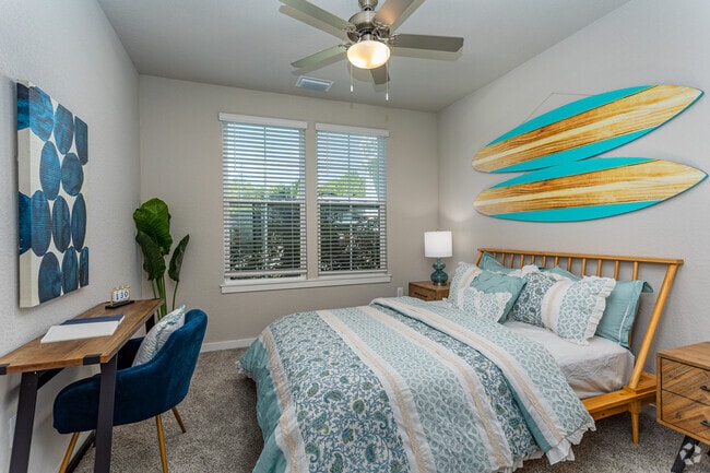 2BR, 2BA - 1088SF
