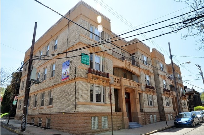 Howe and Maryland Apartments