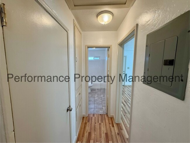 Photo - 720 Woodrow Ave Unit B