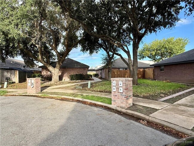 Building Photo - 7113 N 8th St Unit C Rental