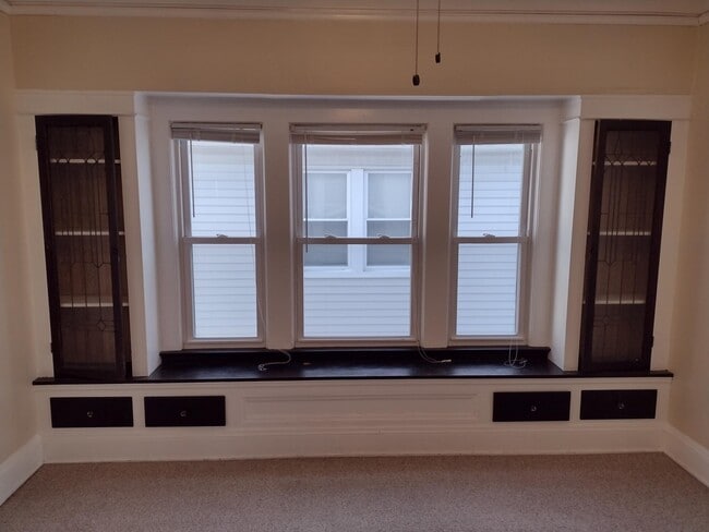 Photo - 2102 Chesterland Ave Unit 2