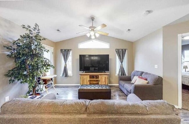 Photo - 1001 Kadence Ln