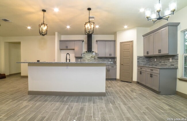 Photo - 222 E Lindbergh Blvd