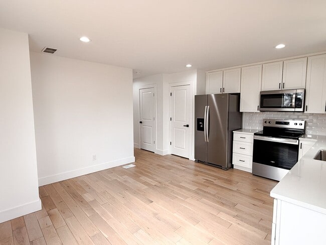 Photo - 303 R C Thompson Rd Unit 303 RC Thompson rd