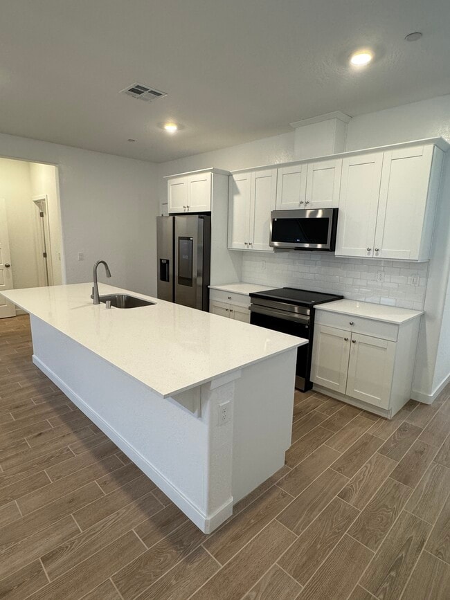 Photo - 1137 Granite Dr