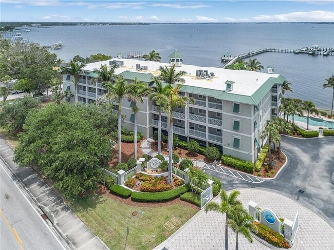 Building Photo - 5114 Melbourne St Unit A105